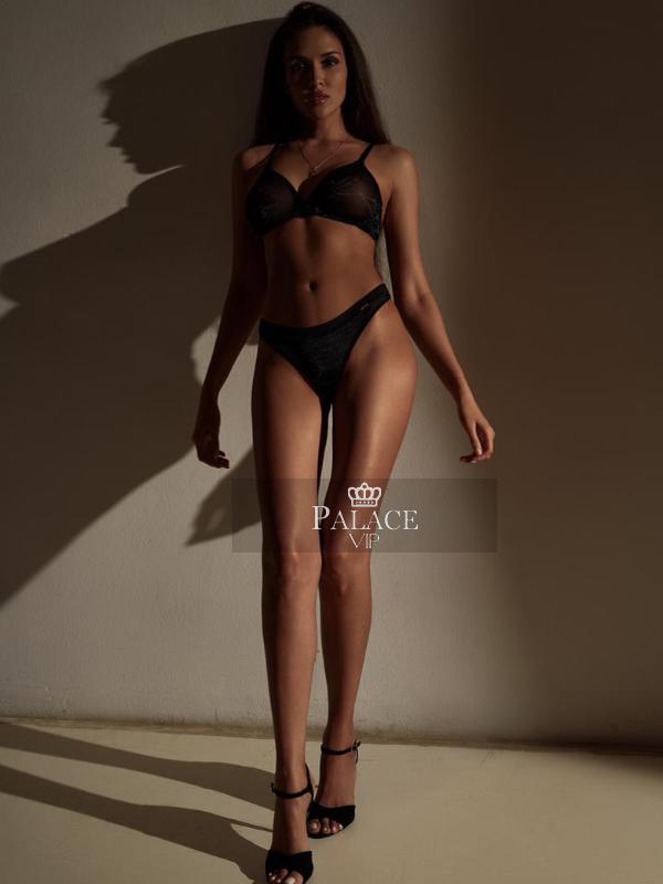 Yana, Knightsbridge, Russian Escort