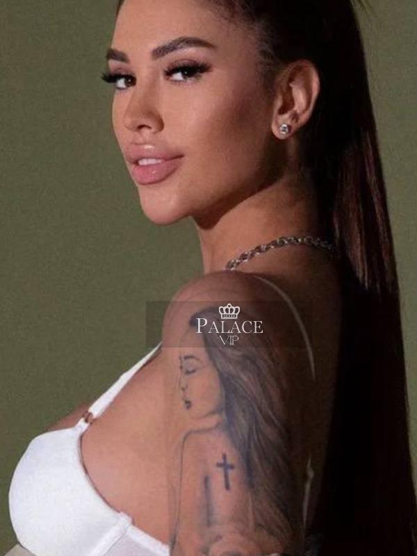 Asabi, Chelsea, Russian  Escort