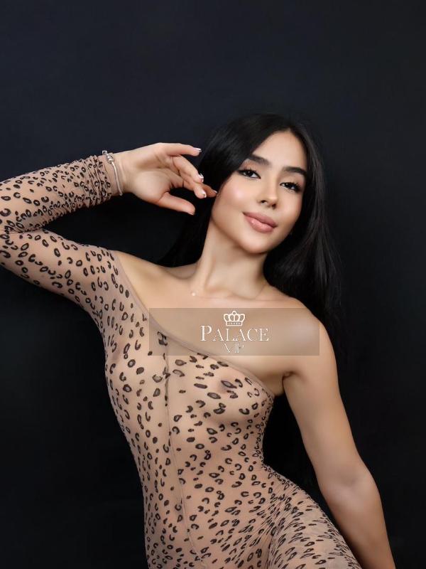 Sandra, Earls Court, Colombian Escort