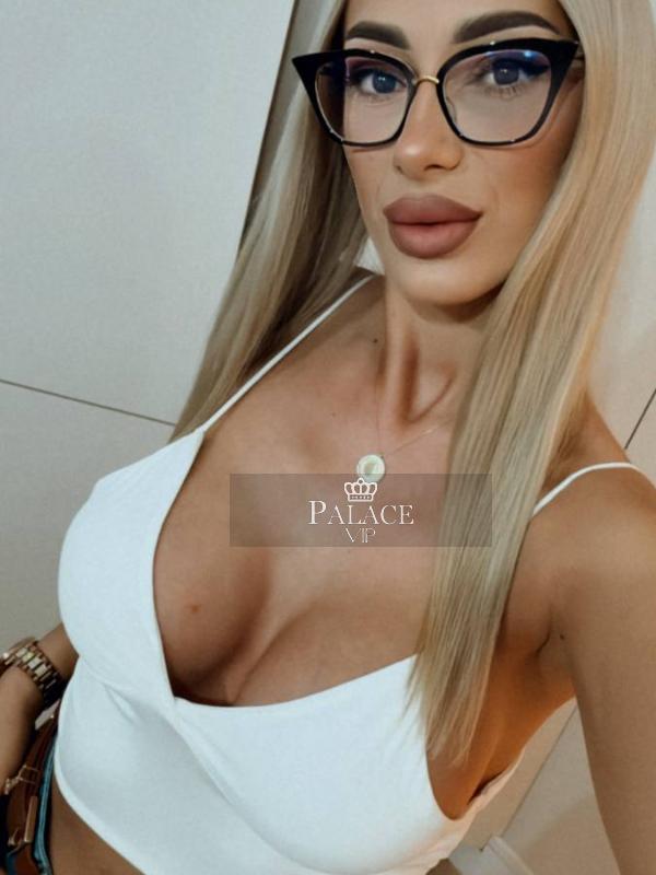 Inna (24)
