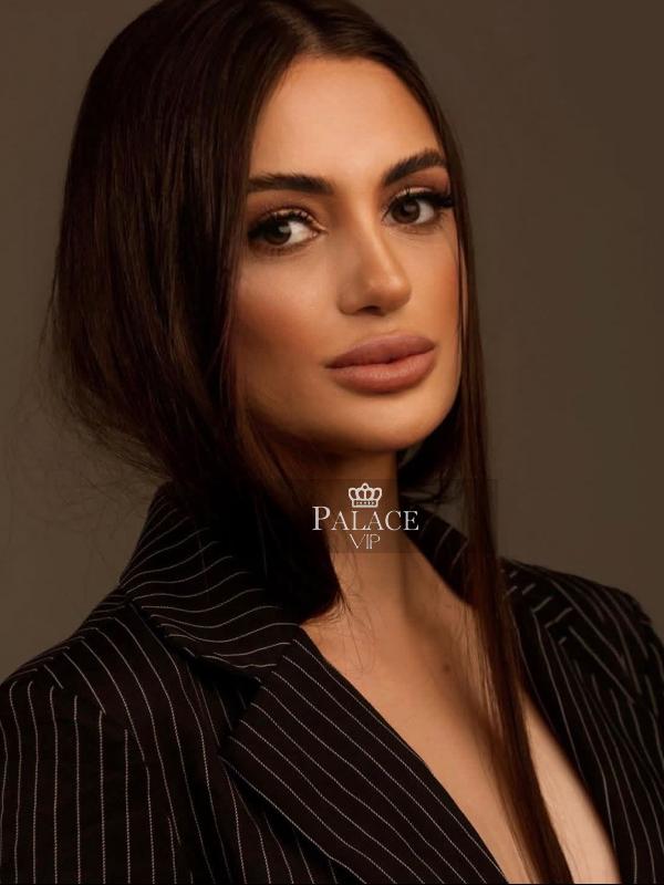 Sophie, Kensington, Brazilian Escort